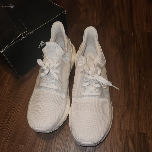 Mens Adidas Ultra Boost - Picture 2 of 6